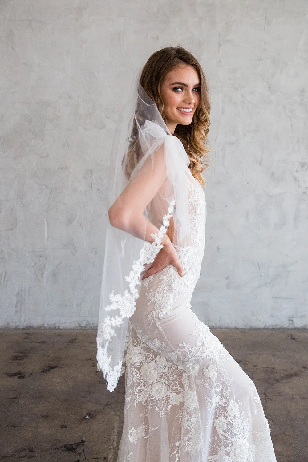 ELETA FINGERTIP VEIL - LACE EDGE 16" FROM COMB