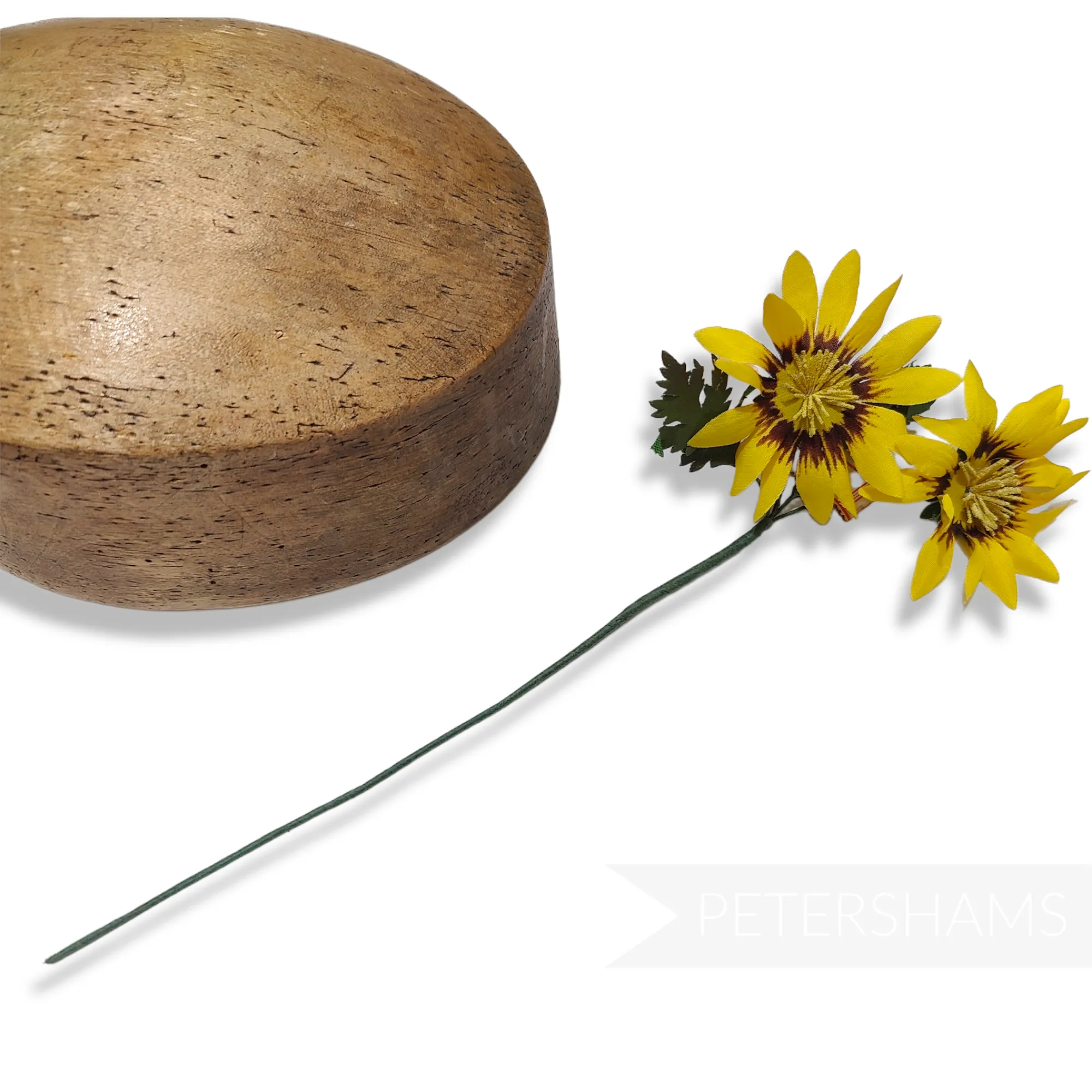 'Jada' Vintage 1960/70s Czech Silk Daisy Flower Wired Mount
