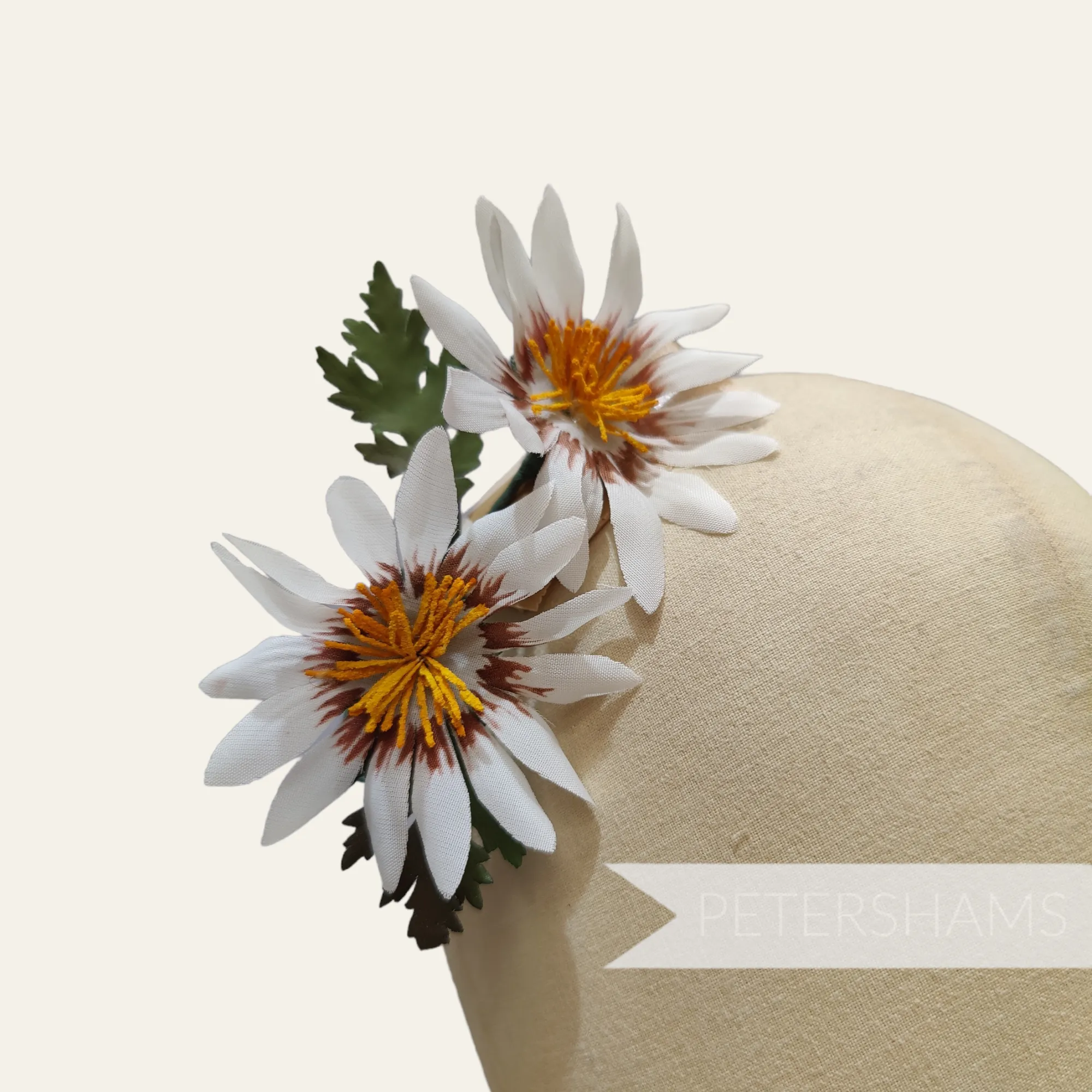 'Jada' Vintage 1960/70s Czech Silk Daisy Flower Wired Mount