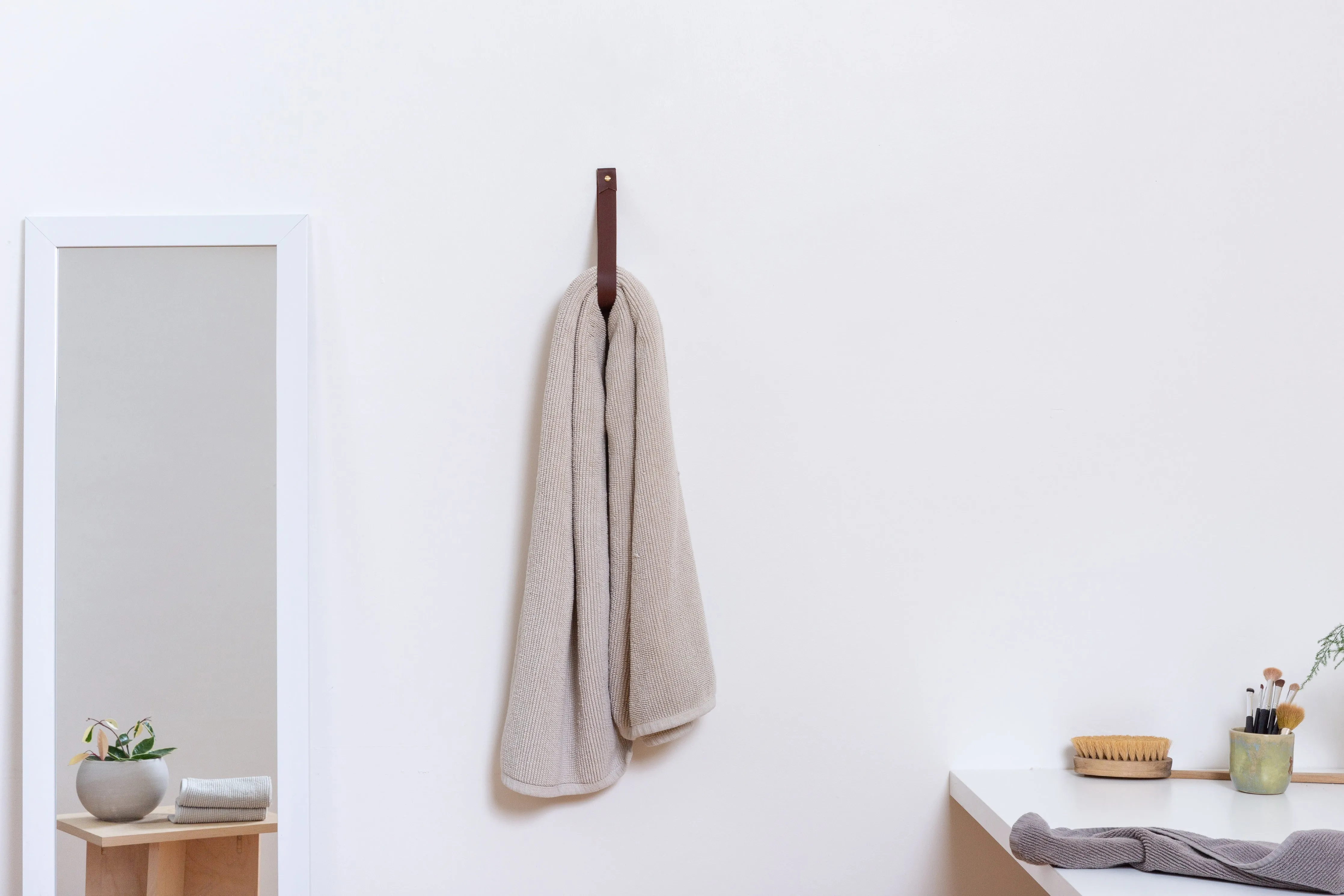Large Leather Wall Strap