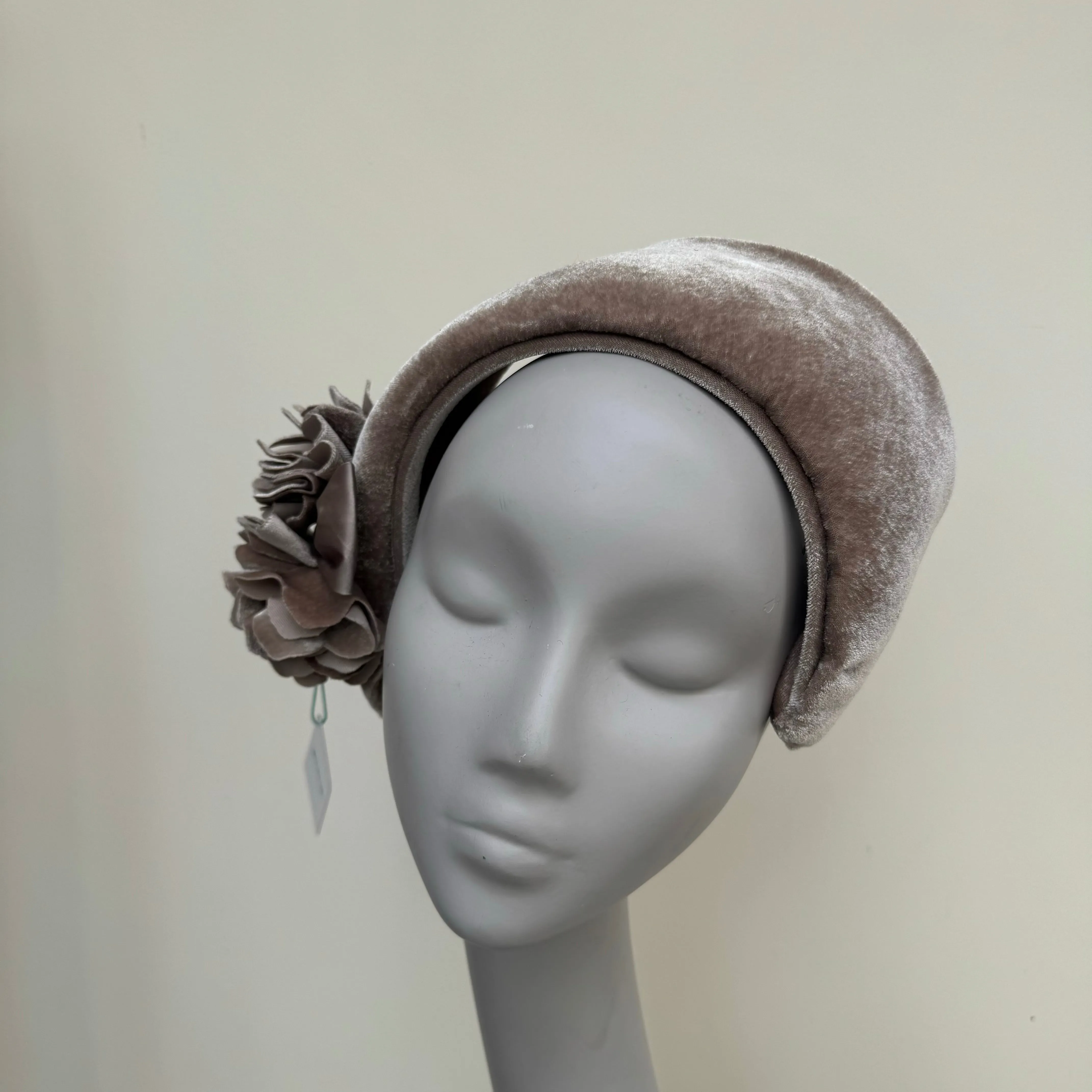 Max and Ellie ZF5 Champagne Velvet Headband Fascinator