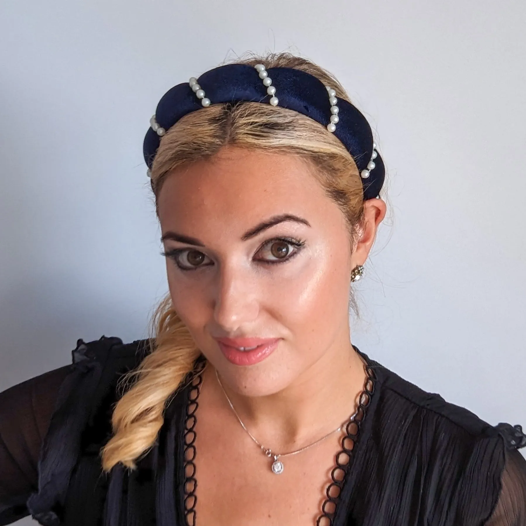 Midnight blue pearl ruched padded velvet headband fascinator