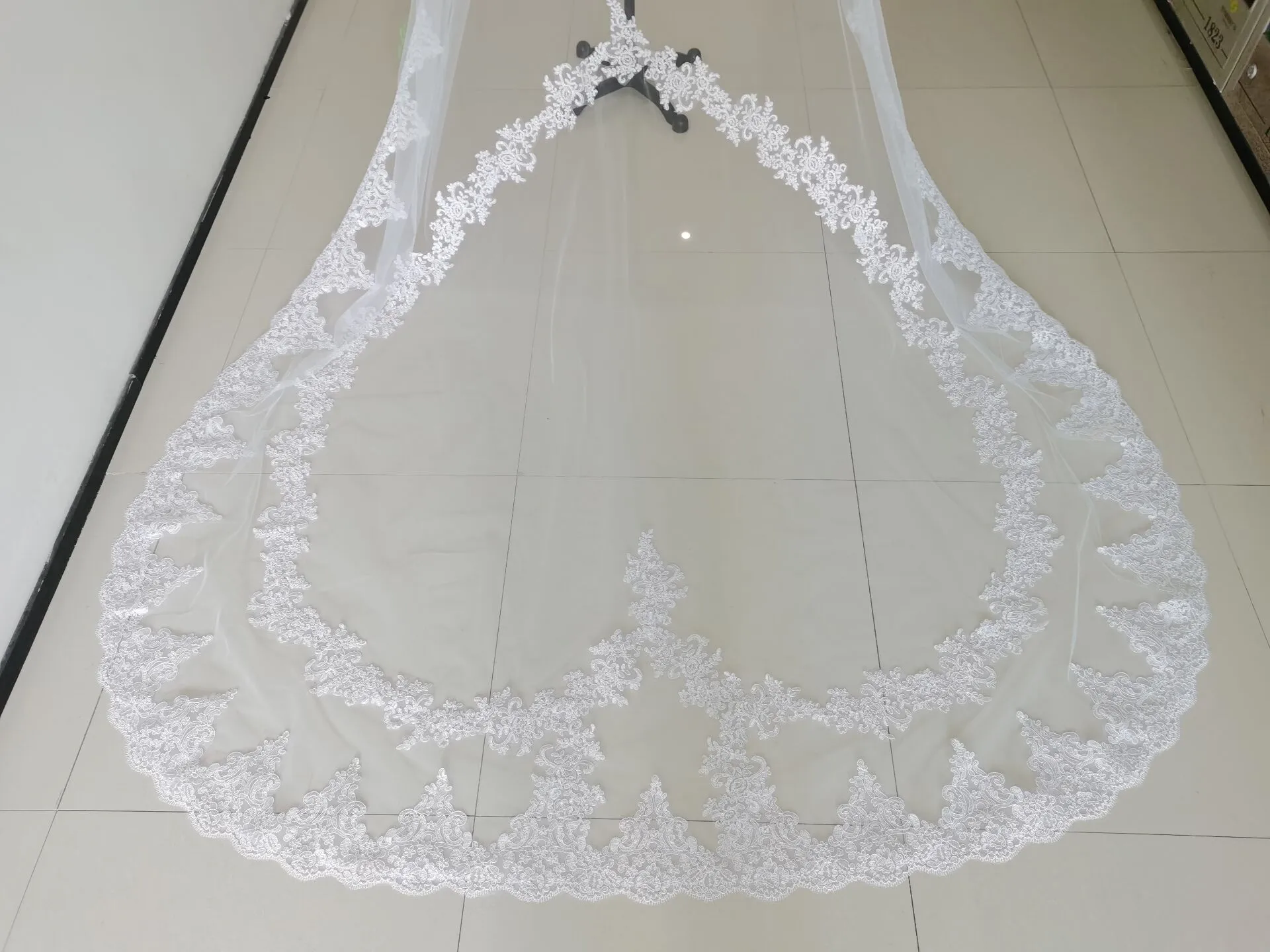 One Layer Heart Lace Appliques Cathedral Wedding Bridal Veil