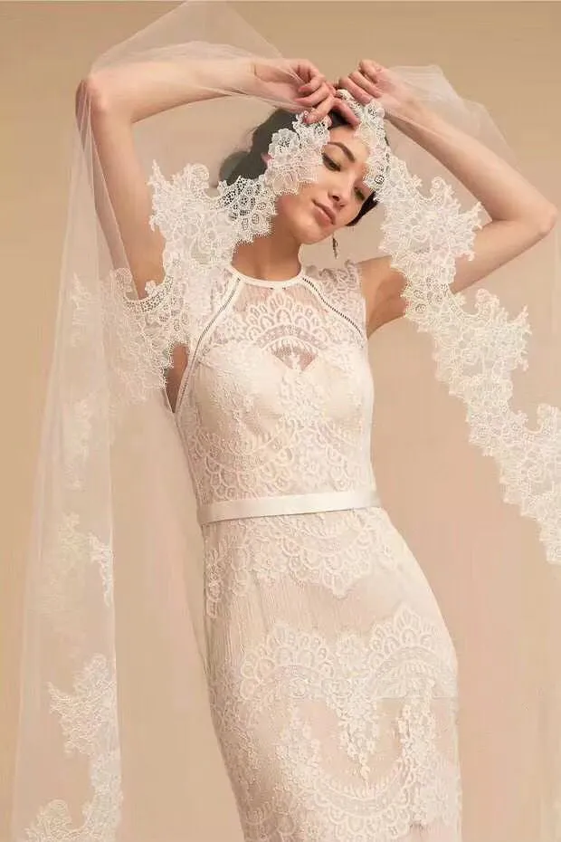 One Layer Tulle Bridal Veils with Lace Applique Edge Ivory Wedding Veils with Comb V035