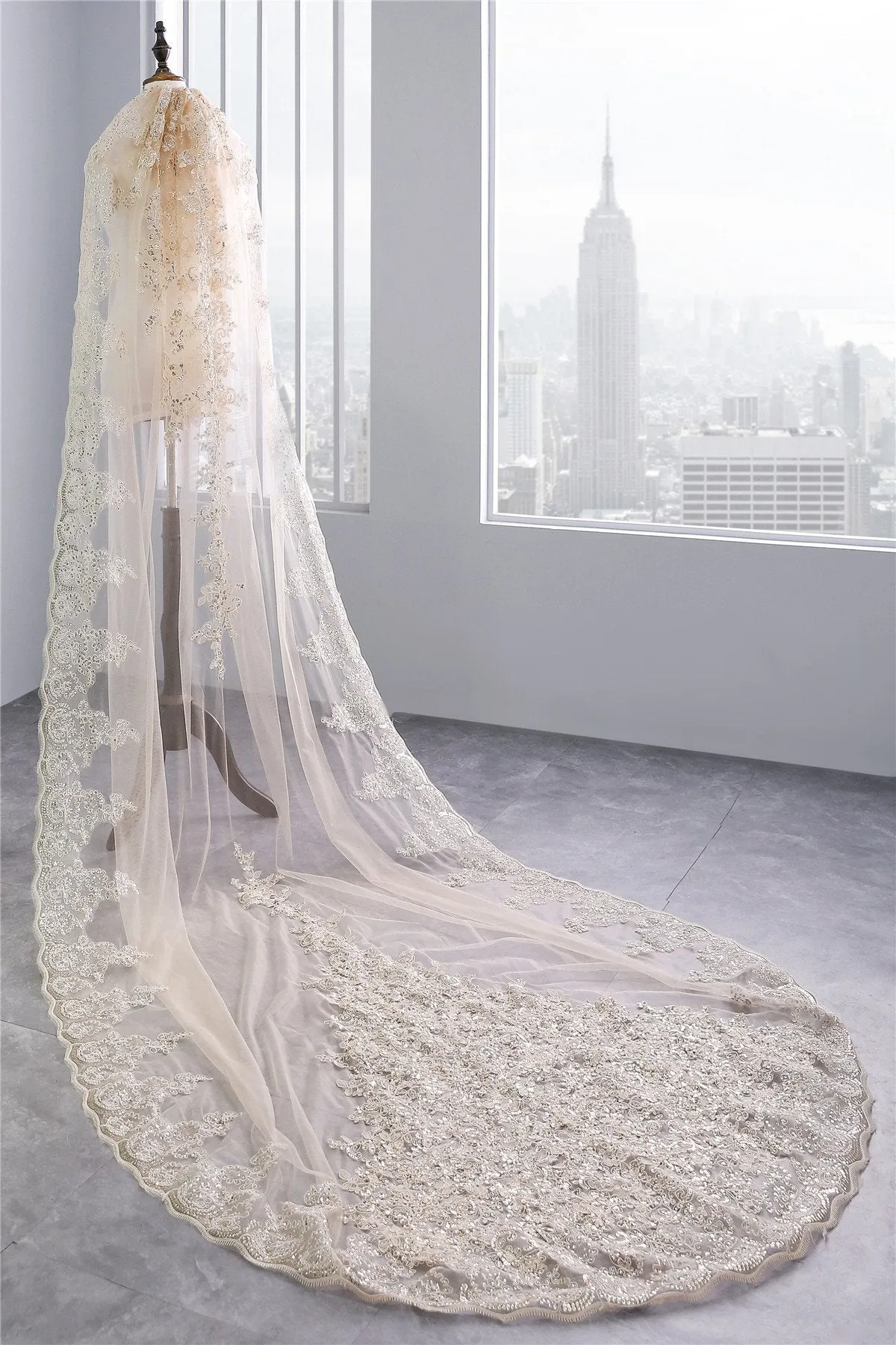 One-Tier Wedding Veil UK Lace Edge Tulle Cathedral Veils Sequin Appliques TS9009