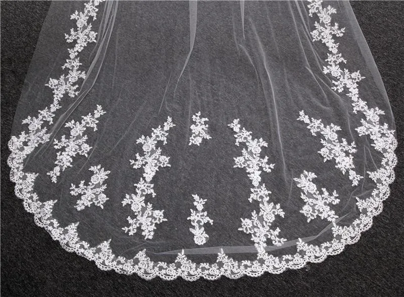 One-Tier Wedding Veil UK Tulle Lace Edge Chapel Veils Appliques TS91039