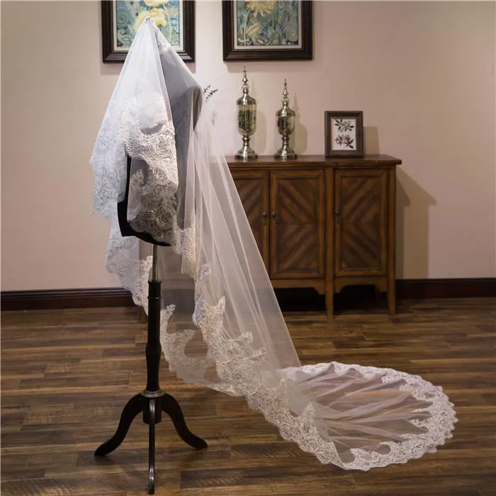 One-Tier Wedding Veil UK Tulle Lace Edge Chapel Veils Appliques TS91043