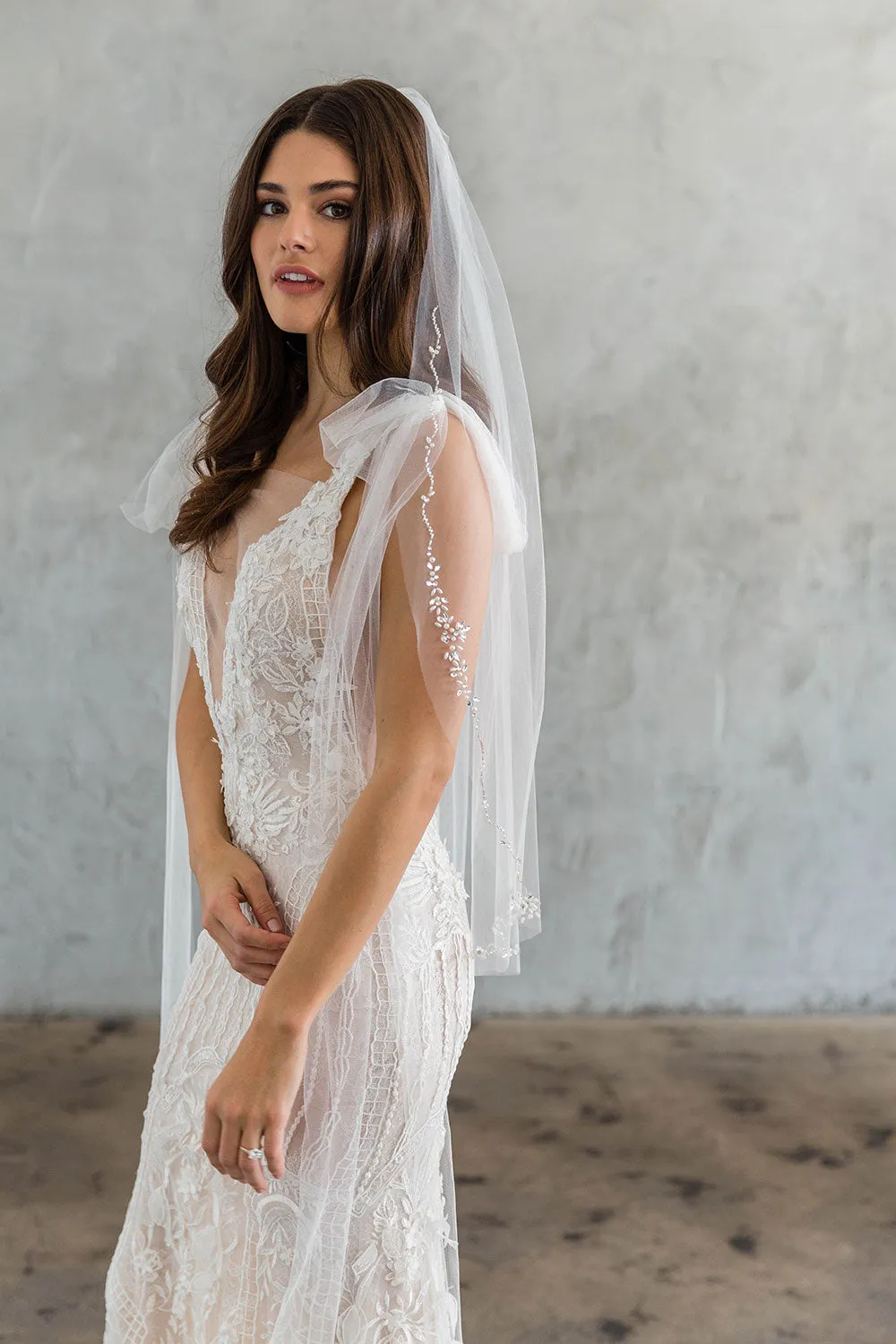 THEIA 36" VEIL - CRYSTAL EDGING