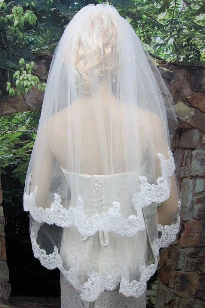 Two Layers Tulle Lace Appliqued Wedding Veil with Comb Bridal Veil V022